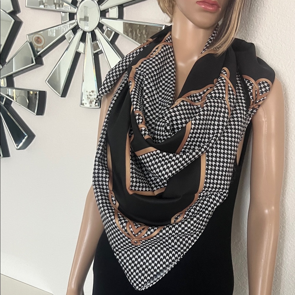 NWT(MILA SCHON) black,Tan Houndstooth Silk-Look Square Scarf Elegant Draped Wrap